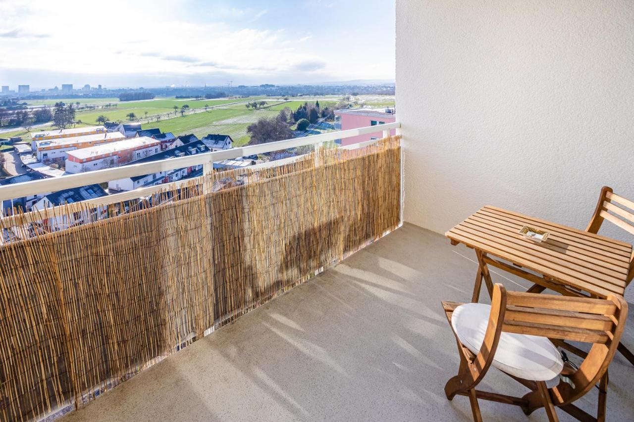 Moderne 2-Zimmer-Wohnung Mit Atemberaubender Skyline Aussicht Auf Frankfurt! Steinbach im Taunus Exterior photo
